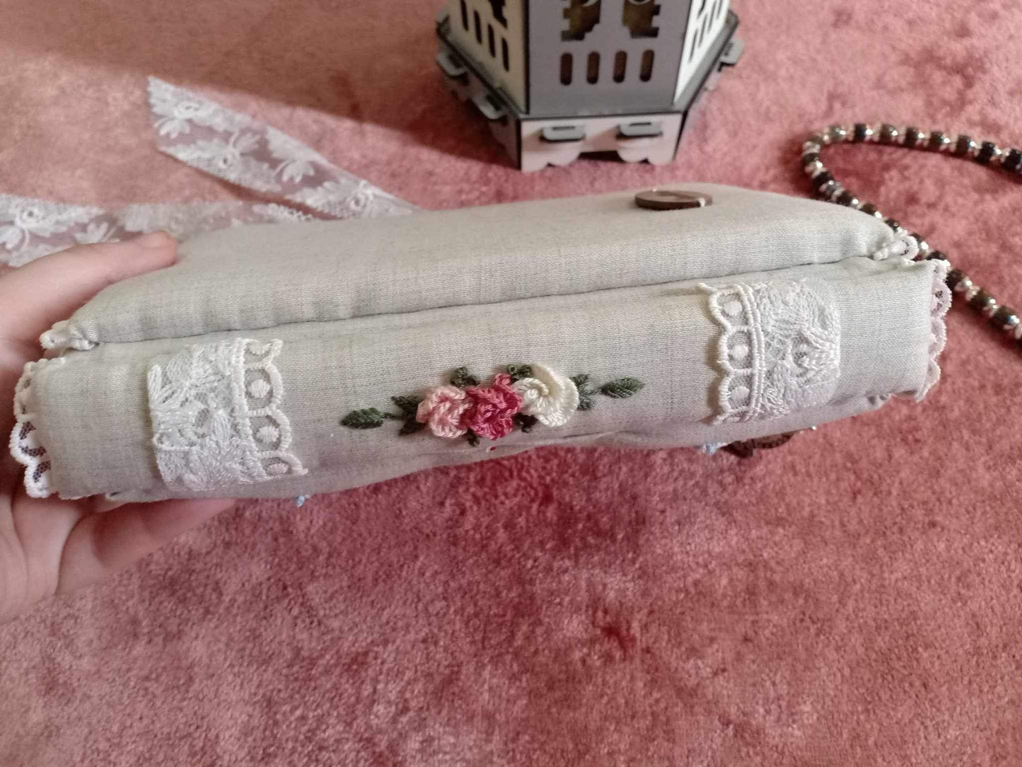 Holy Quran With Hand Embroidery And Linen Cloth