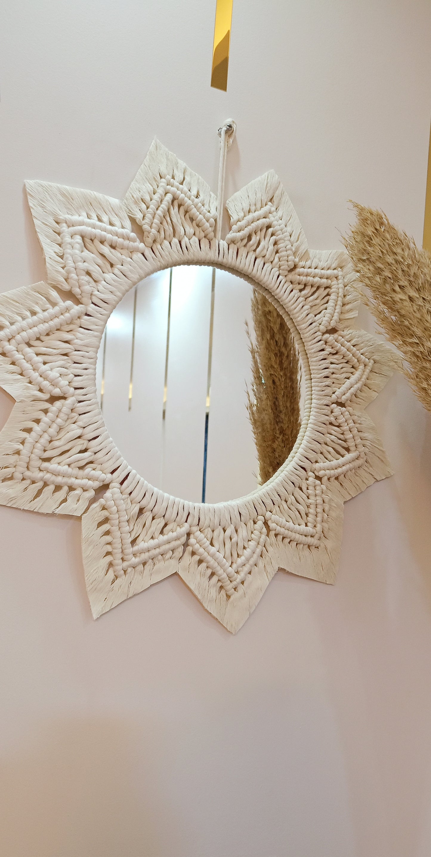 Delicate off-white mirrors